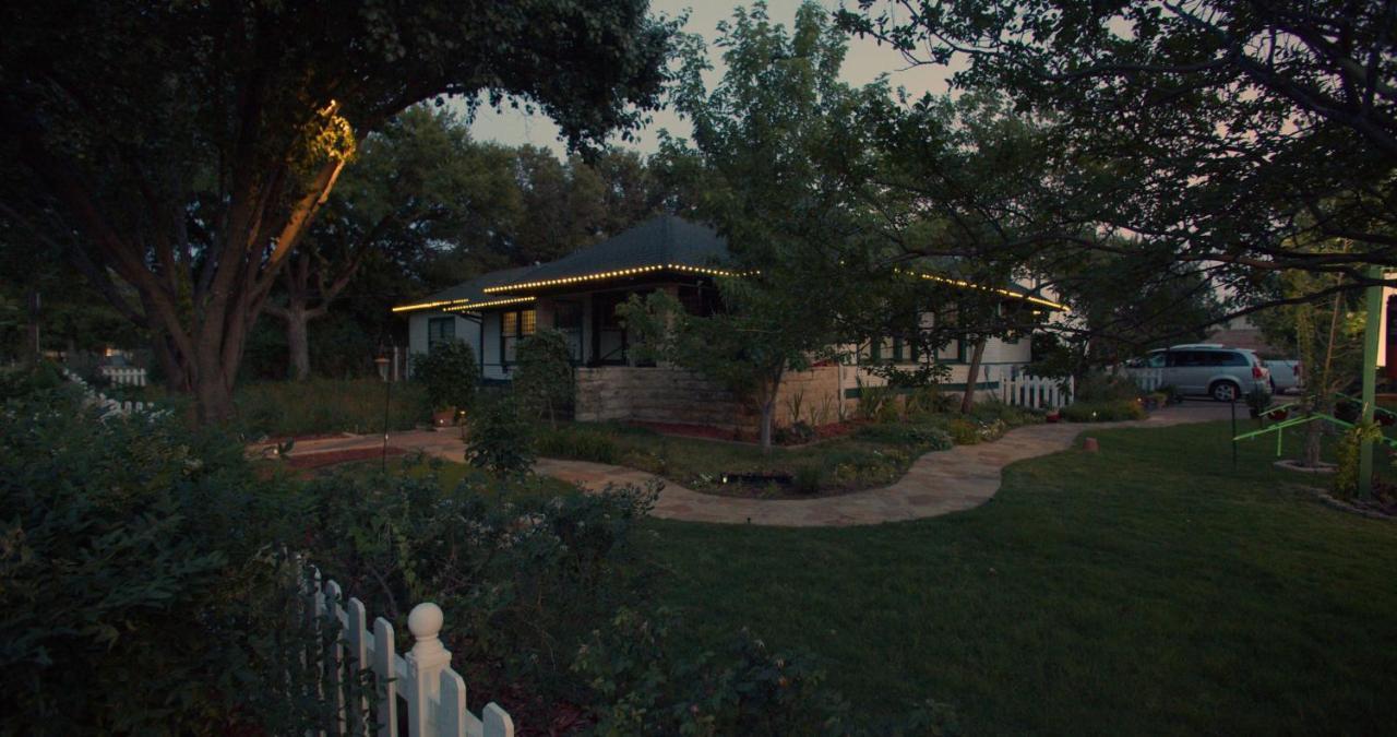 Granbury Gardens Bed And Breakfast Extérieur photo