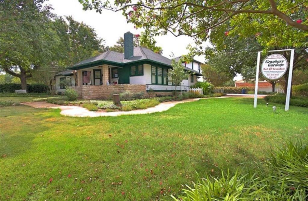Granbury Gardens Bed And Breakfast Extérieur photo
