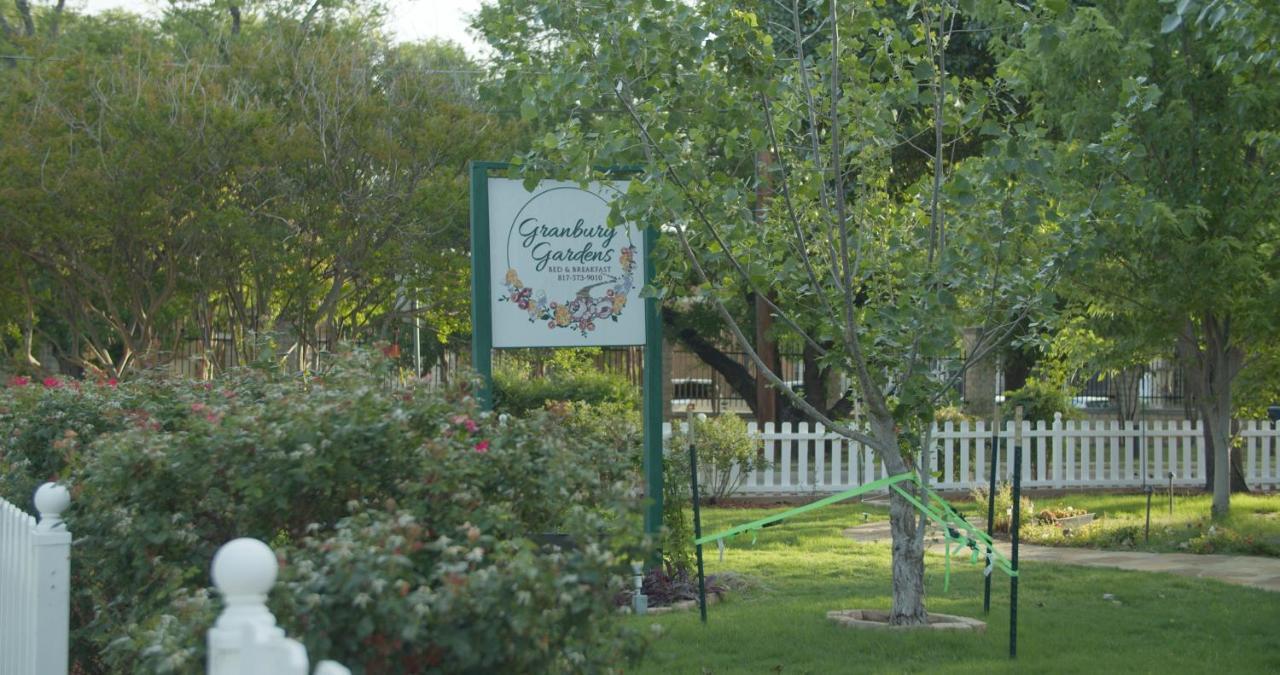 Granbury Gardens Bed And Breakfast Extérieur photo