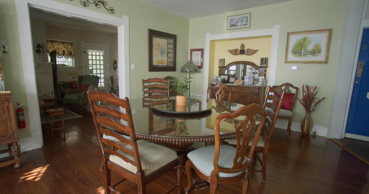 Granbury Gardens Bed And Breakfast Extérieur photo