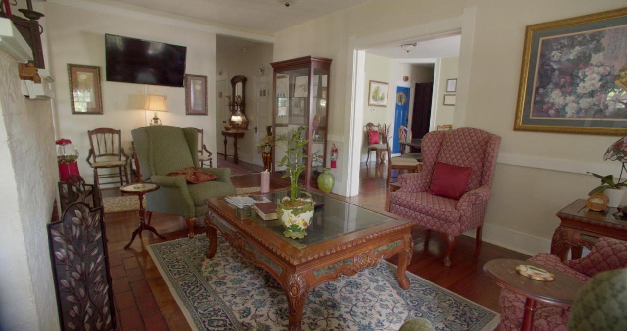 Granbury Gardens Bed And Breakfast Extérieur photo