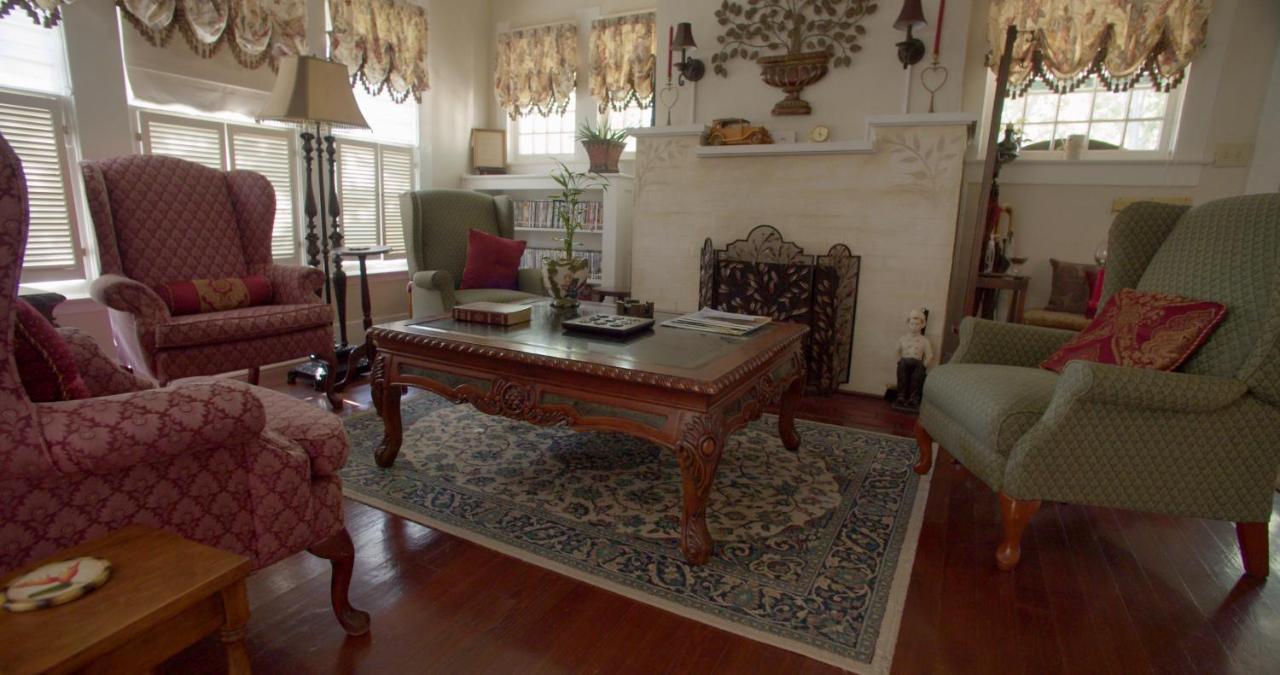 Granbury Gardens Bed And Breakfast Extérieur photo