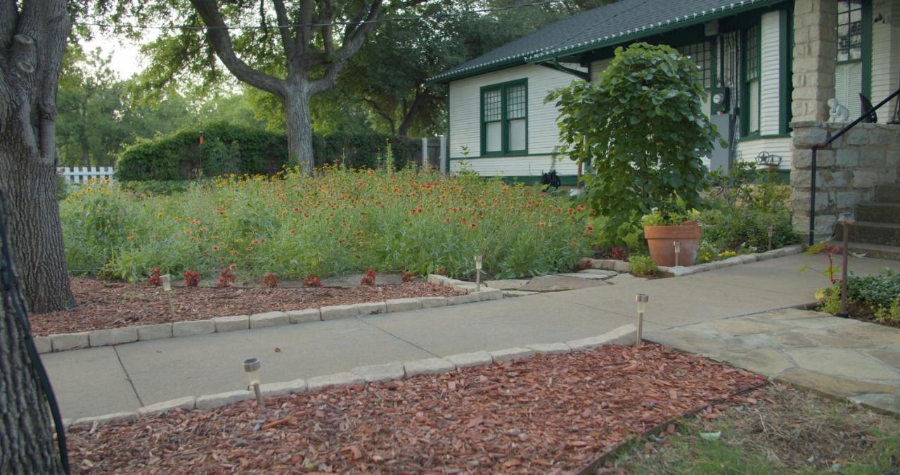 Granbury Gardens Bed And Breakfast Extérieur photo